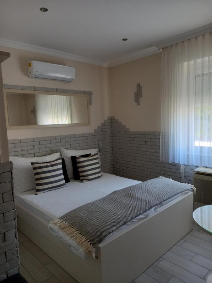 Viola Vendeghaz Bed & Breakfast ปาปา ภายนอก รูปภาพ