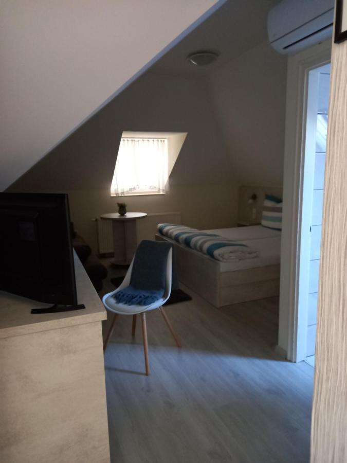Viola Vendeghaz Bed & Breakfast ปาปา ภายนอก รูปภาพ